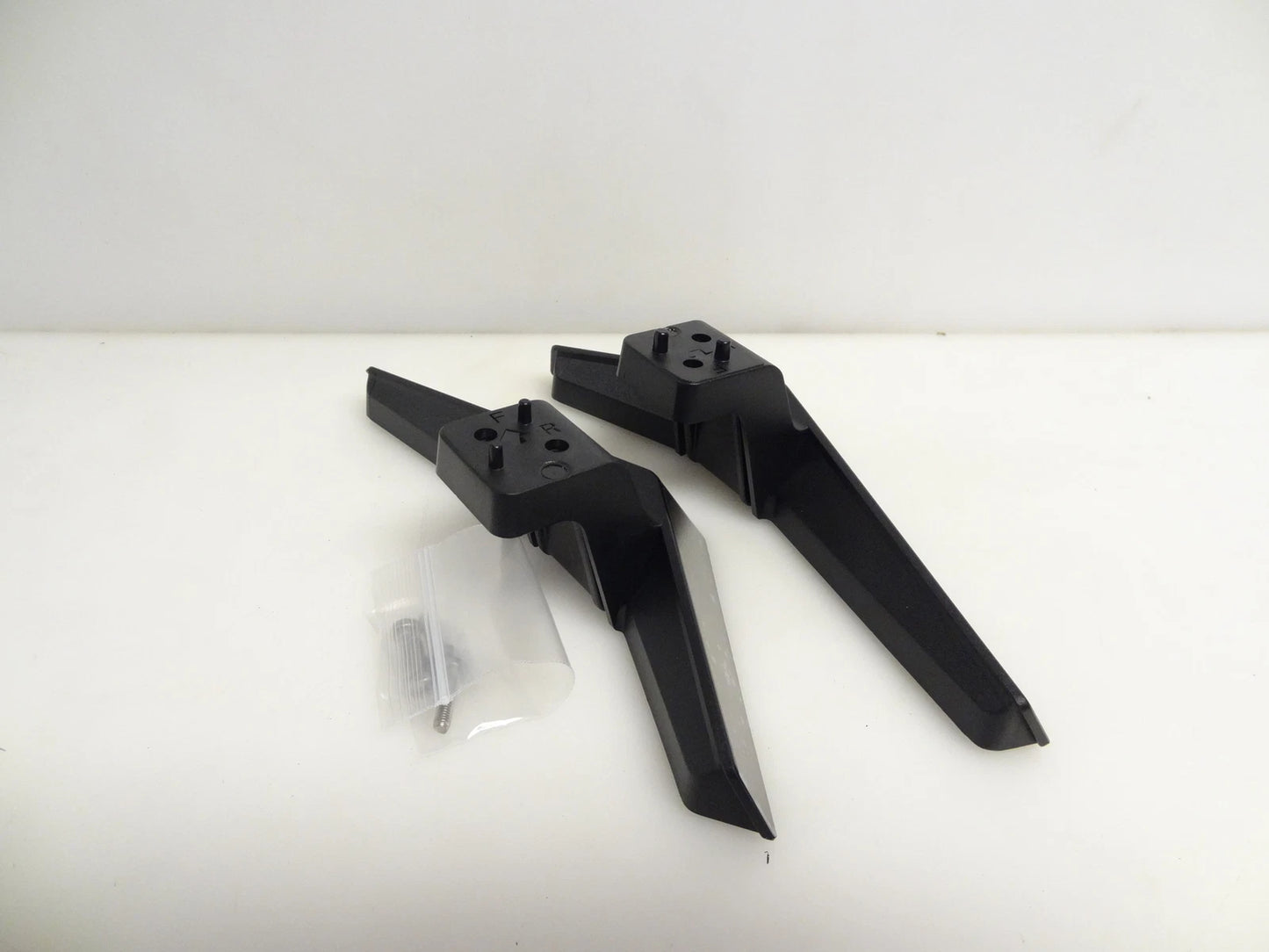 Insignia Stand Kit - 705TXGCS034762
